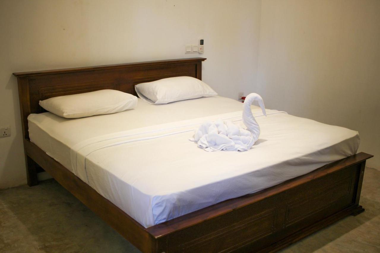 Why Not Backpackers Hostel Mirissa Ngoại thất bức ảnh