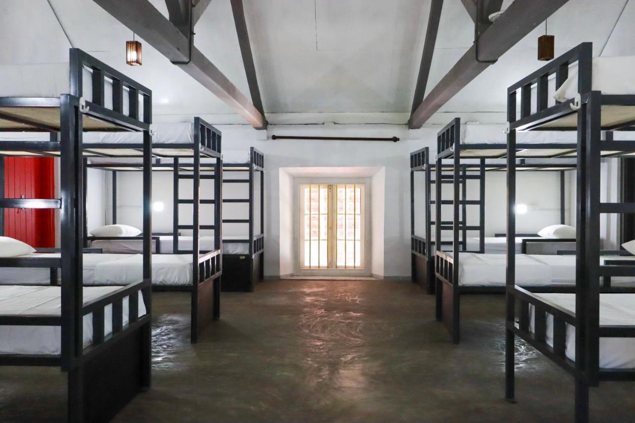 Why Not Backpackers Hostel Mirissa Ngoại thất bức ảnh